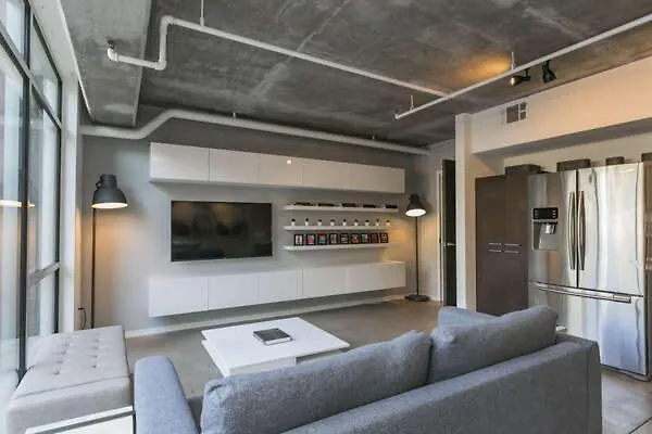 Luxe + Modern Johnny Cash Inspired Executive Condo Nashville Holiday home