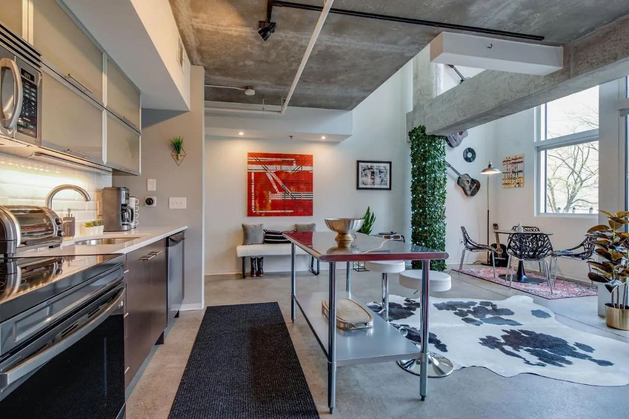 Luxe + Modern Johnny Cash Inspired Executive Condo Nashville United States