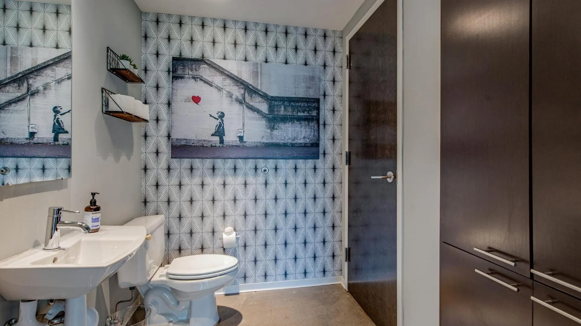 Luxe + Modern Johnny Cash Inspired Executive Condo Nashville 0*,