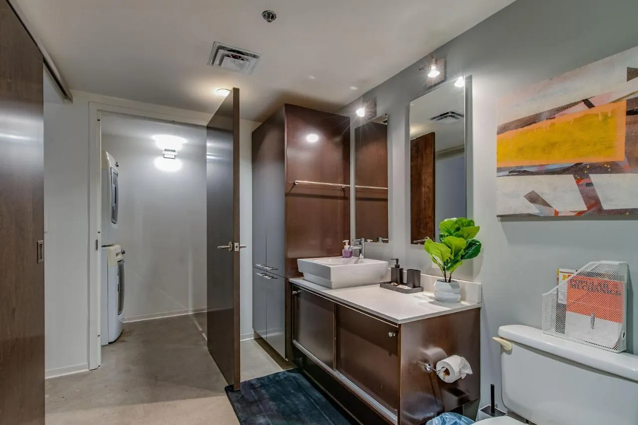 Holiday home Luxe + Modern Johnny Cash Inspired Executive Condo Nashville