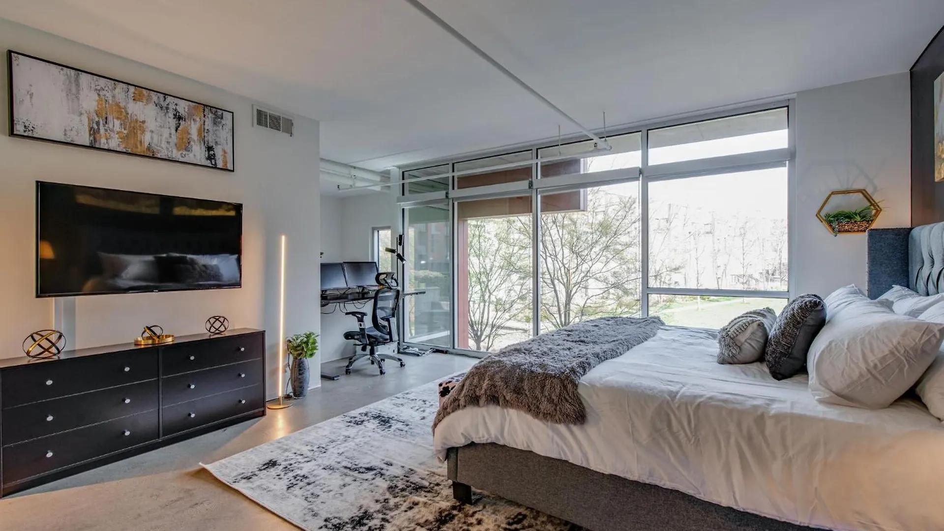 Holiday home Luxe + Modern Johnny Cash Inspired Executive Condo Nashville United States