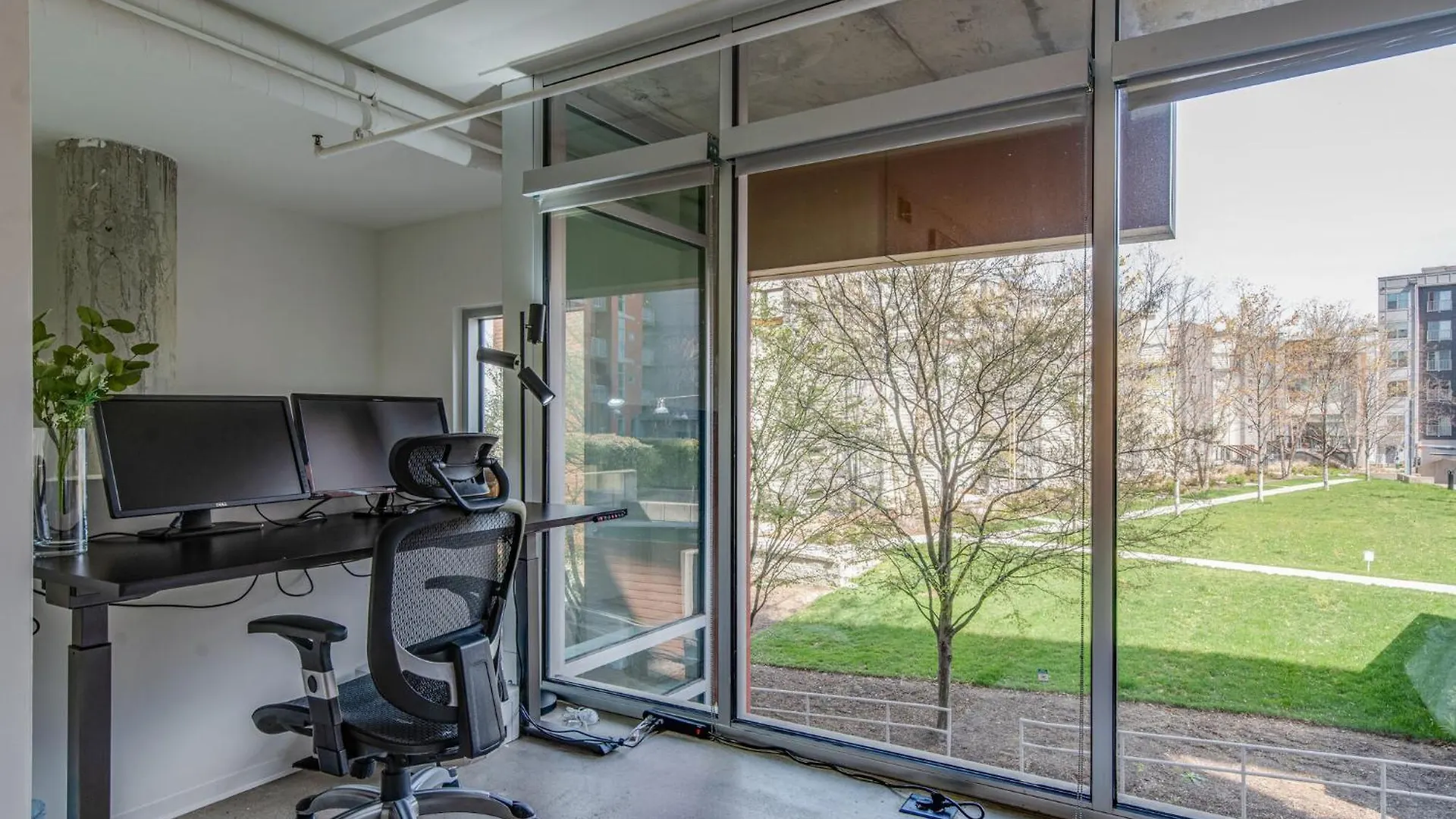 Holiday home Luxe + Modern Johnny Cash Inspired Executive Condo Nashville